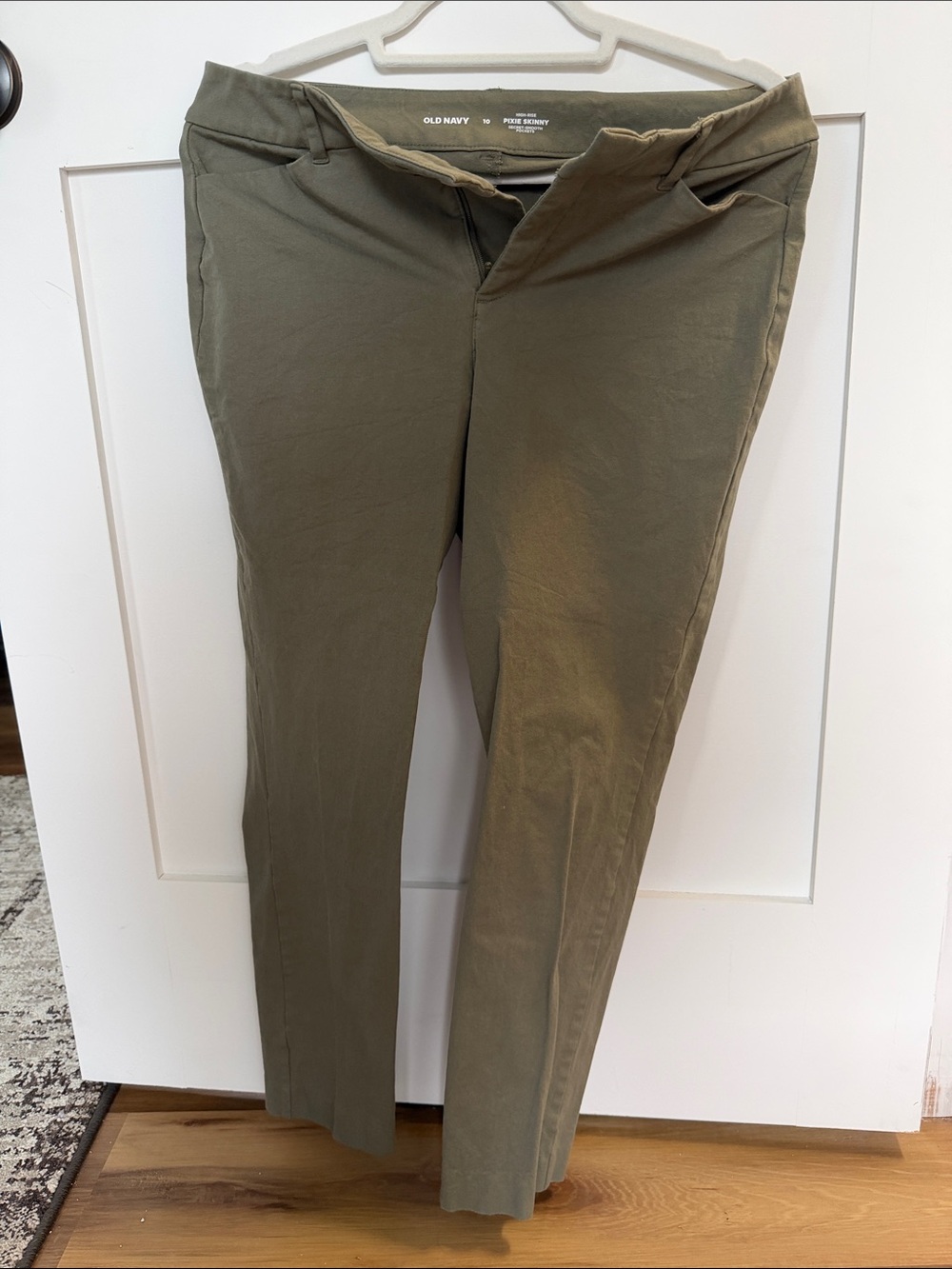 Old Navy High-Rise Pixie Skinny Pants Size 10 in Olive